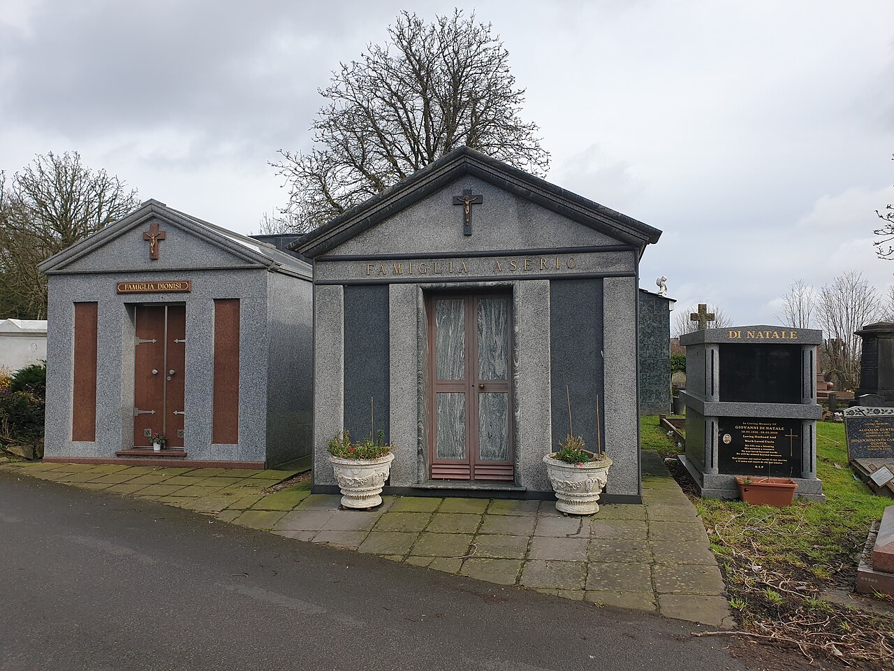 Kensal Green Cemetery — photograph