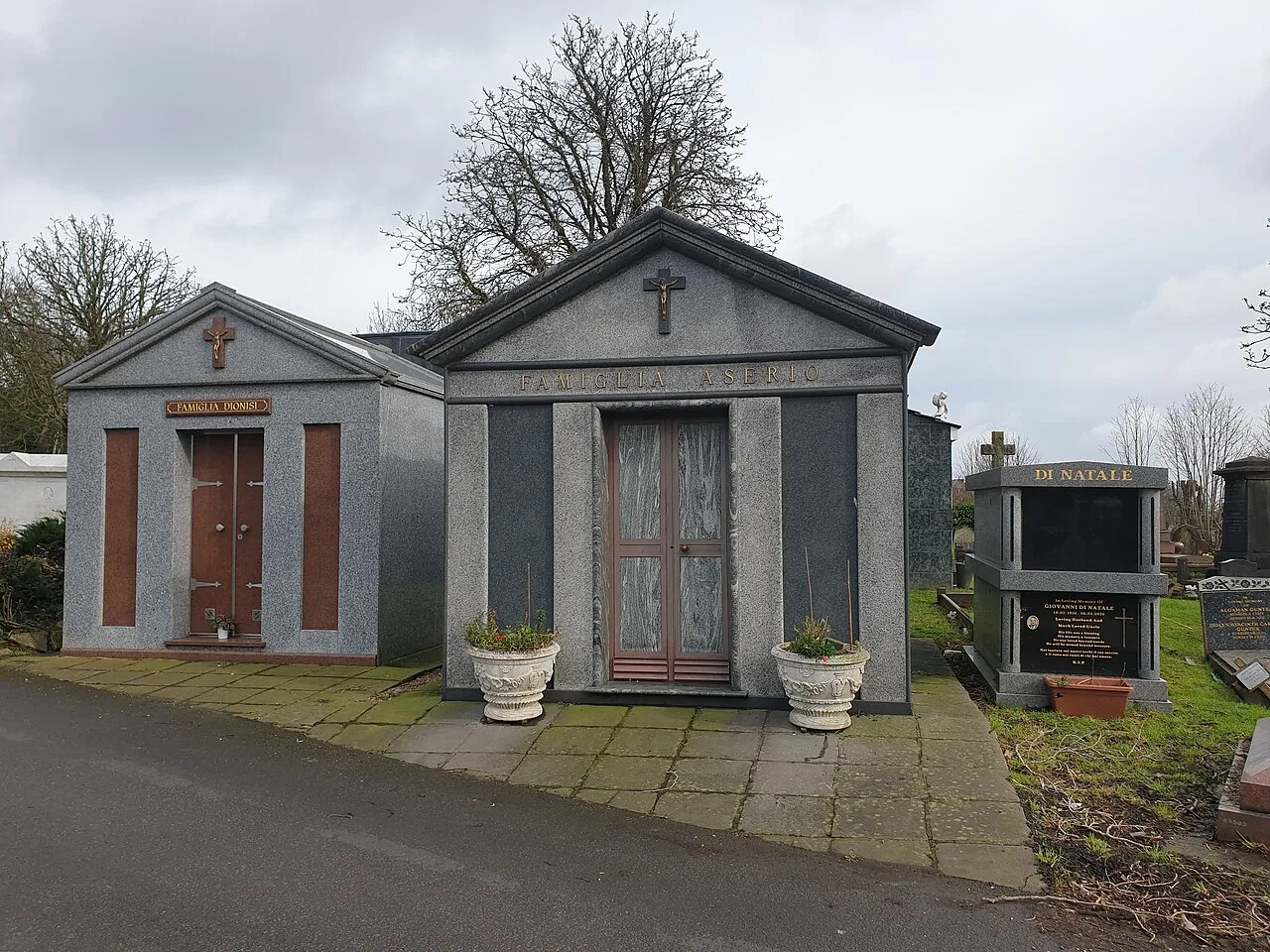 Kensal Green Cemetery — photograph